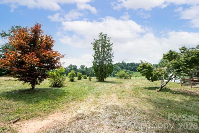 86 Sterling Drive, Mills River, NC 28759