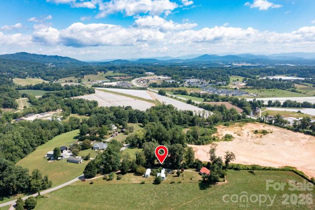 86 Sterling Drive, Mills River, NC 28759