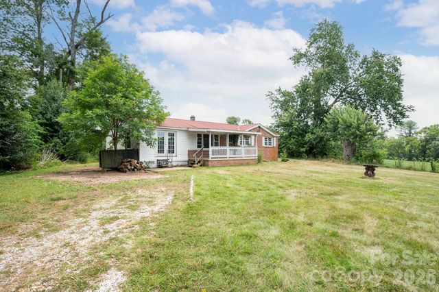 86 Sterling Drive, Mills River, NC 28759