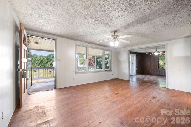 86 Sterling Drive, Mills River, NC 28759