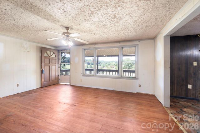 86 Sterling Drive, Mills River, NC 28759