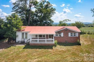 86 Sterling Drive, Mills River, NC 28759