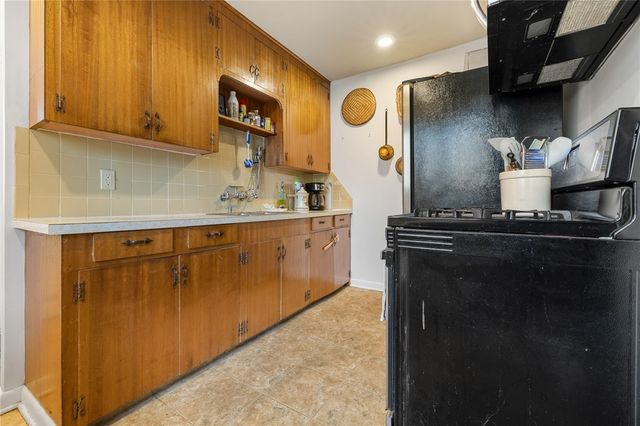 119 N Oak Street, Harrison, AR 72601