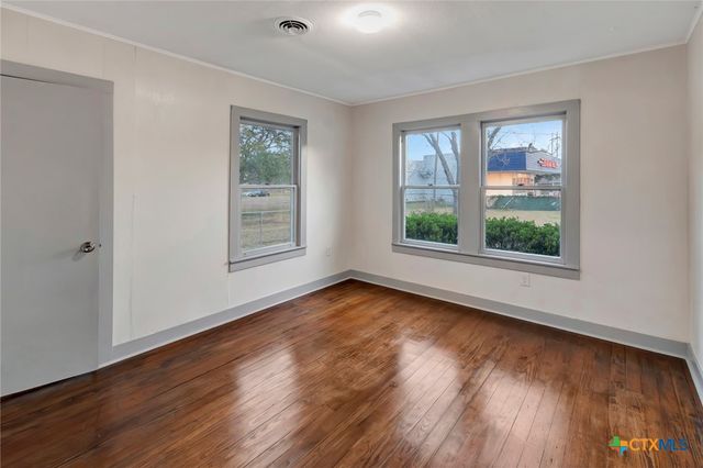 2901 Lone Tree, Victoria, TX 77901