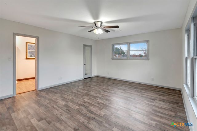 2901 Lone Tree, Victoria, TX 77901