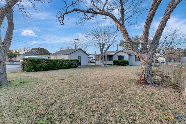 2901 Lone Tree, Victoria, TX 77901