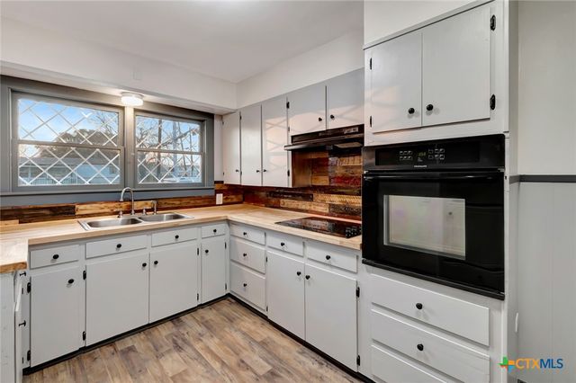 2901 Lone Tree, Victoria, TX 77901