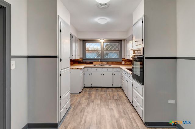 2901 Lone Tree, Victoria, TX 77901