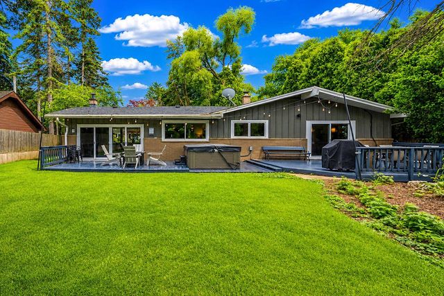 1030 W Riverview DRIVE, Glendale, WI 53209