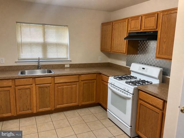 359 RESERVOIR ST, Trenton, NJ 08618