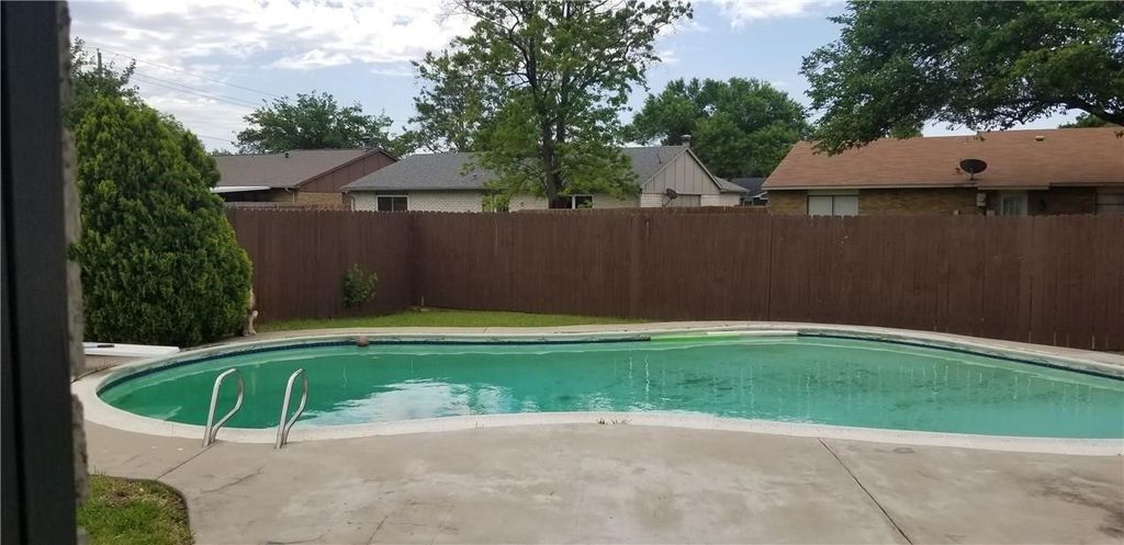 5228 RUNYON Drive, The Colony, TX 75056