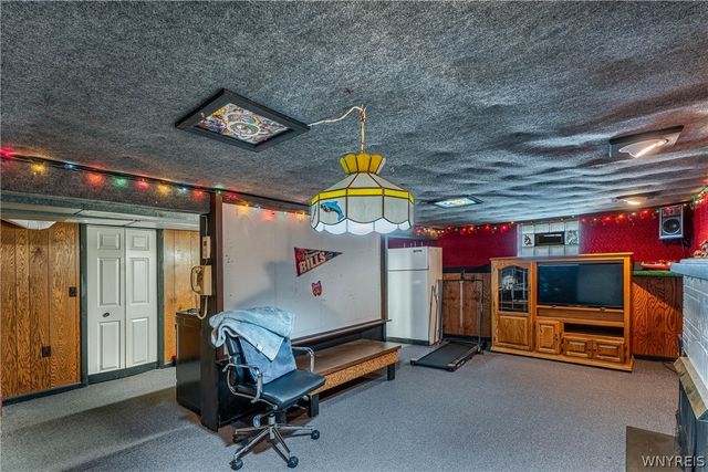 30 Woodbine Avenue, West Seneca, NY 14224