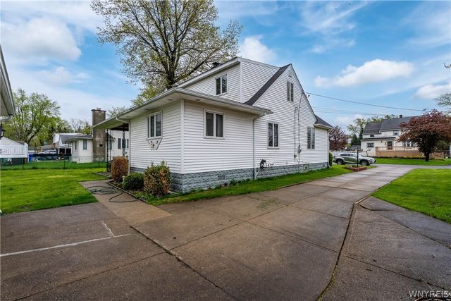 30 Woodbine Avenue, West Seneca, NY 14224