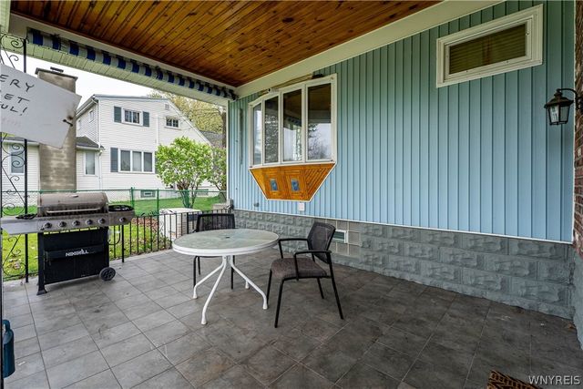 30 Woodbine Avenue, West Seneca, NY 14224