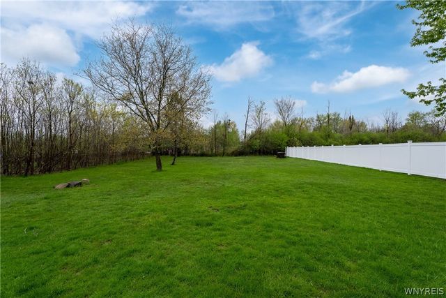 30 Woodbine Avenue, West Seneca, NY 14224