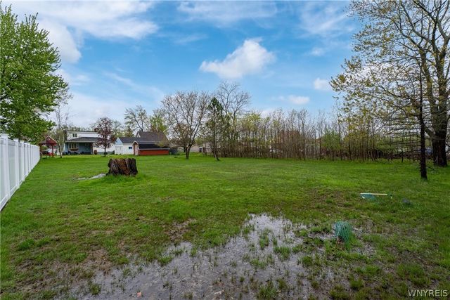 30 Woodbine Avenue, West Seneca, NY 14224
