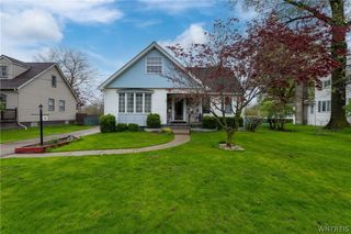 30 Woodbine Avenue, West Seneca, NY 14224