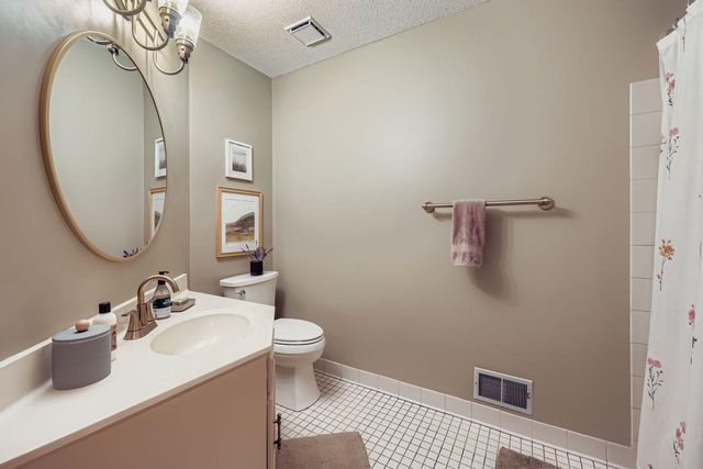 3000 Ontario Road, Little Canada, MN 55117