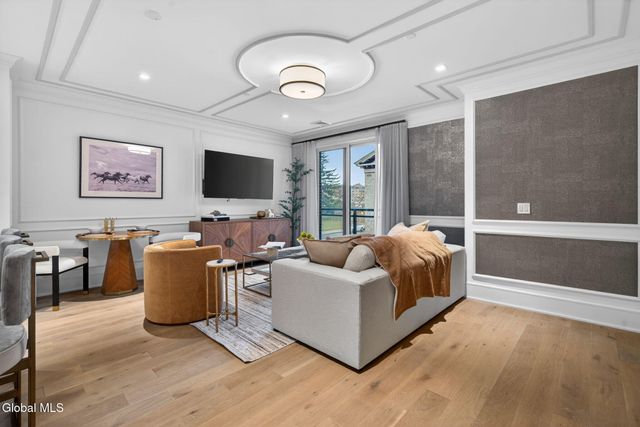 19 Washington Street 260 N, Saratoga Springs, Inside, NY 12866