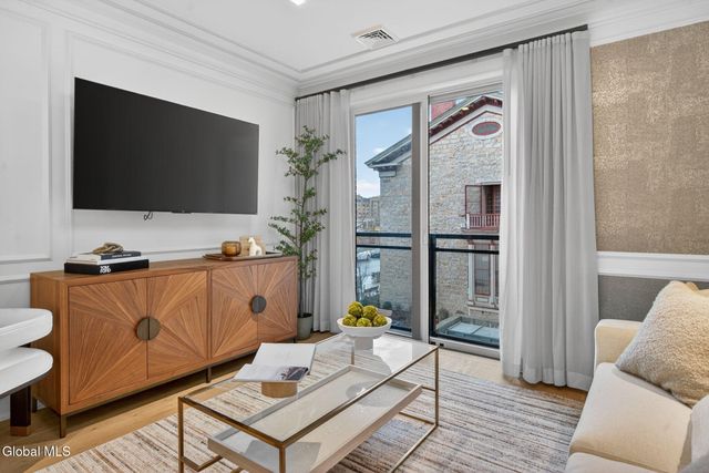 19 Washington Street 260 N, Saratoga Springs, Inside, NY 12866