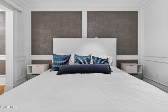 19 Washington Street 260 N, Saratoga Springs, Inside, NY 12866