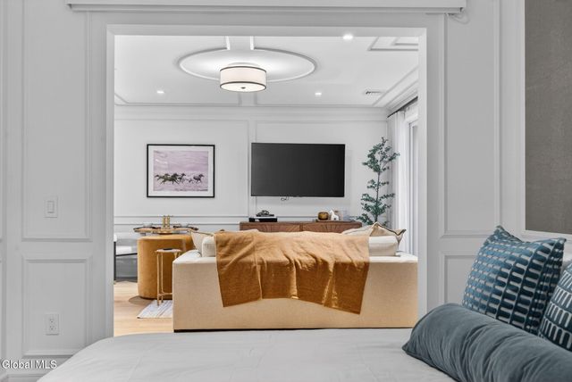 19 Washington Street 260 N, Saratoga Springs, Inside, NY 12866