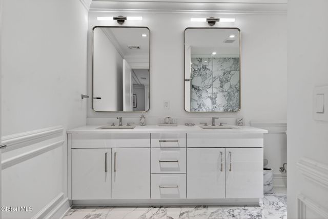 19 Washington Street 260 N, Saratoga Springs, Inside, NY 12866