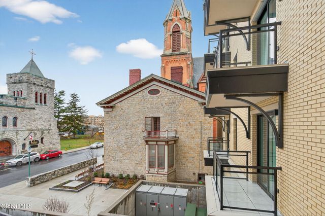 19 Washington Street 260 N, Saratoga Springs, Inside, NY 12866