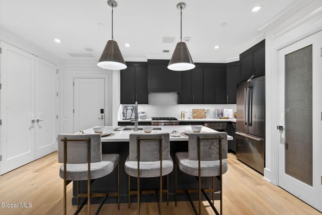 19 Washington Street 260 N, Saratoga Springs, Inside, NY 12866