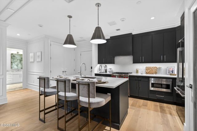 19 Washington Street 260 N, Saratoga Springs, Inside, NY 12866