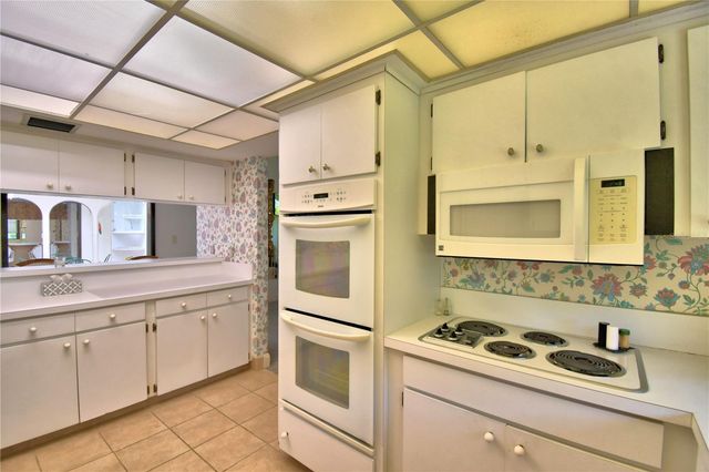 20 NOTTINGHAM WAY, Haines City, FL 33844