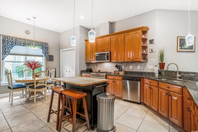 148 Winding River Dr., Murrells Inlet, SC 29576