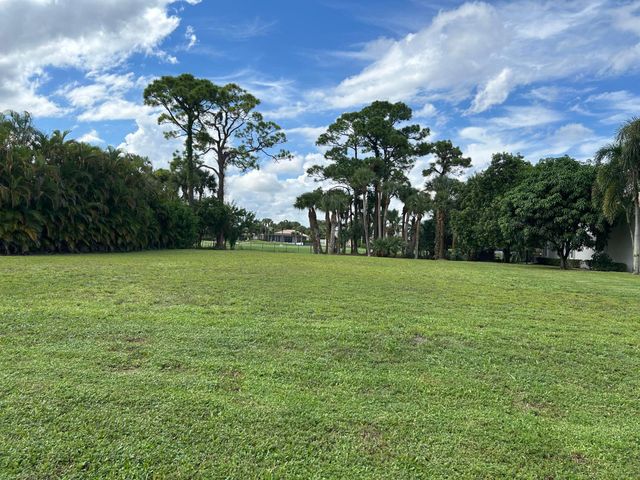 7795 Ironhorse Boulevard, West Palm Beach, FL 33412