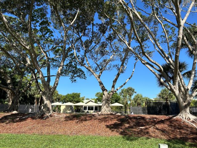 7795 Ironhorse Boulevard, West Palm Beach, FL 33412