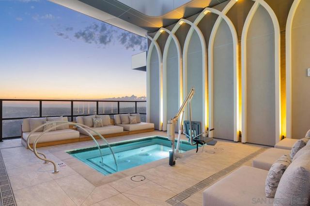 525 Olive 1806, San Diego, CA 92103