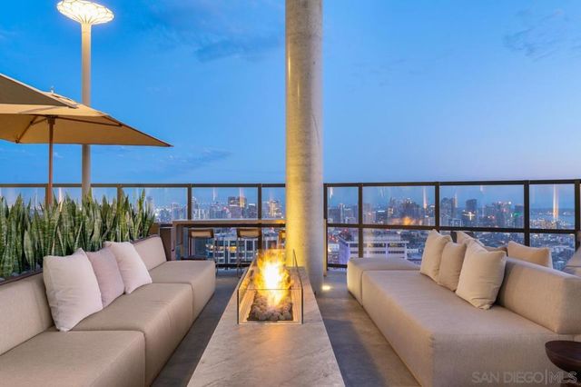 525 Olive 1806, San Diego, CA 92103