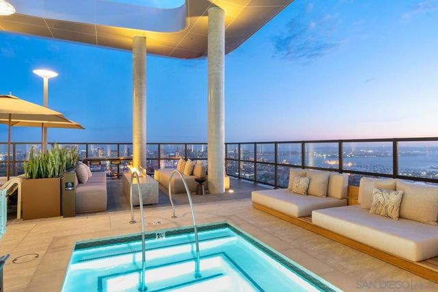 525 Olive 1806, San Diego, CA 92103