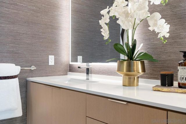 525 Olive 1806, San Diego, CA 92103