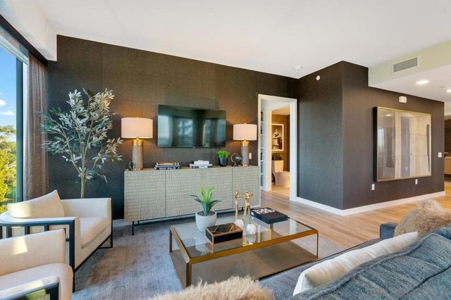 525 Olive 1806, San Diego, CA 92103