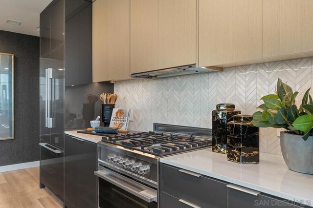 525 Olive 1806, San Diego, CA 92103