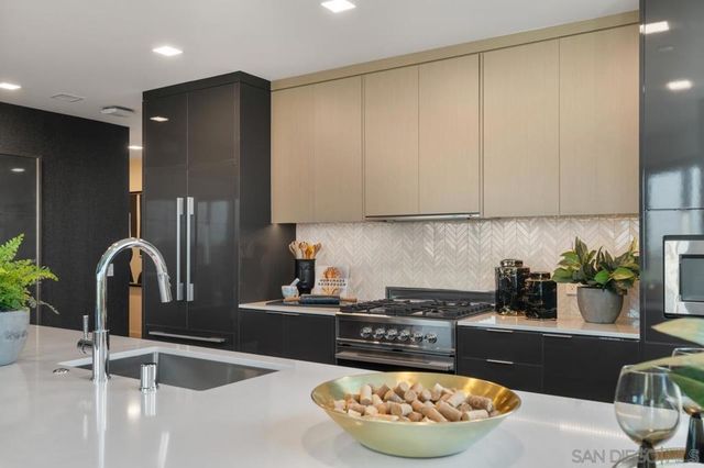 525 Olive 1806, San Diego, CA 92103