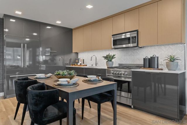 525 Olive 1806, San Diego, CA 92103