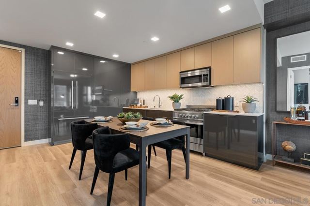 525 Olive 1806, San Diego, CA 92103