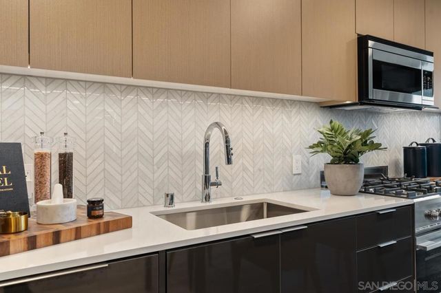 525 Olive 1806, San Diego, CA 92103