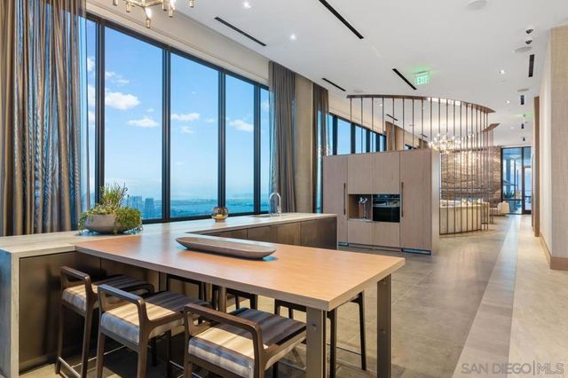 525 Olive 1806, San Diego, CA 92103