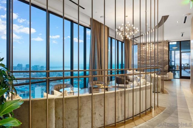 525 Olive 1806, San Diego, CA 92103