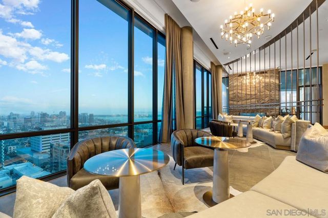 525 Olive 1806, San Diego, CA 92103