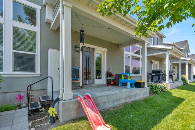 1898 W TRAIL HEIGHTS DR, Riverton, UT 84065