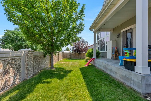 1898 W TRAIL HEIGHTS DR, Riverton, UT 84065