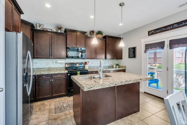 1898 W TRAIL HEIGHTS DR, Riverton, UT 84065